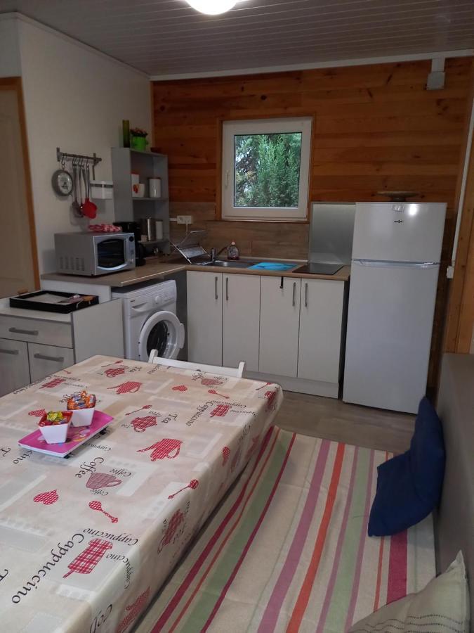Chalet 4 Personnes Montolieu 外观 照片