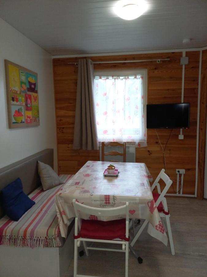 Chalet 4 Personnes Montolieu 外观 照片
